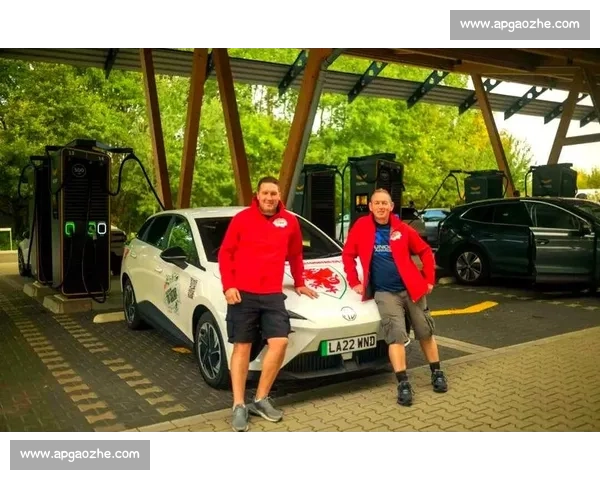 友谊赛聚焦威尔士迎战美国展现新阵容与战术碰撞引发球迷关注热议