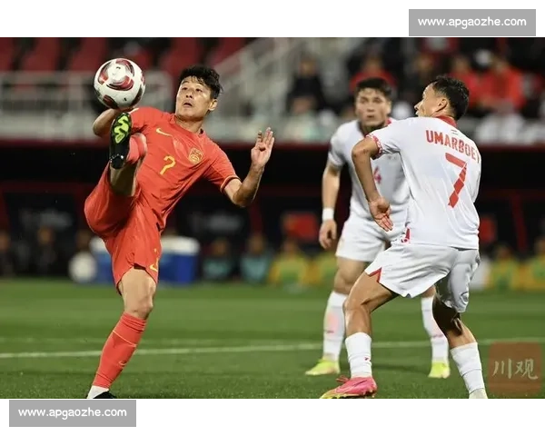 卡塔尔与中国足球队激烈对决 主场优势与挑战并存